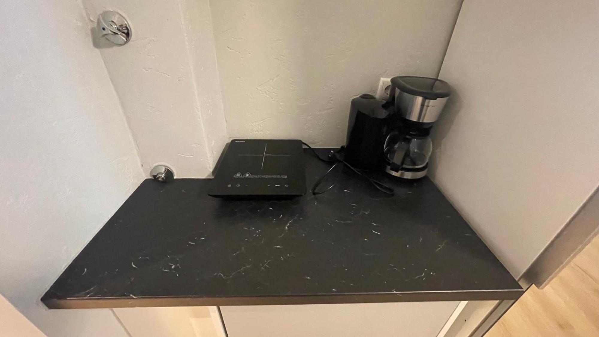 Suesses Kleines Und Zentrales Apartment Fuer Zwei Personen Mitten In Hamburg Bagian luar foto