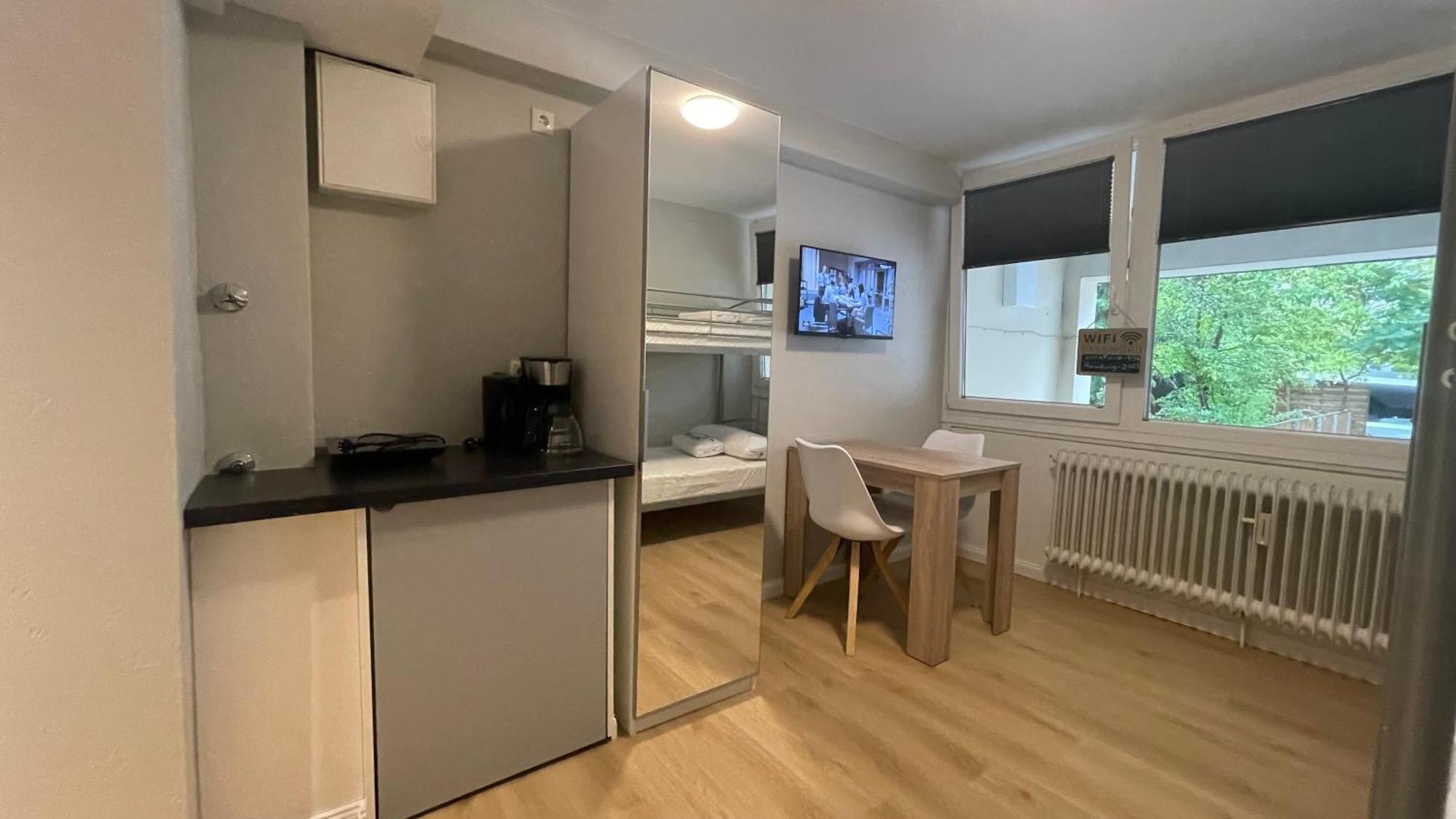 Suesses Kleines Und Zentrales Apartment Fuer Zwei Personen Mitten In Hamburg Bagian luar foto